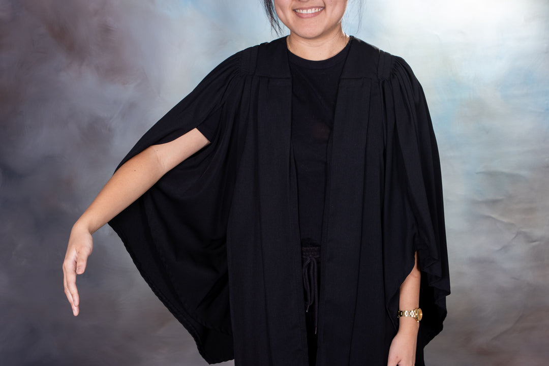 Queensland University Of Technology  - Bachelor Graduation Gown Set
