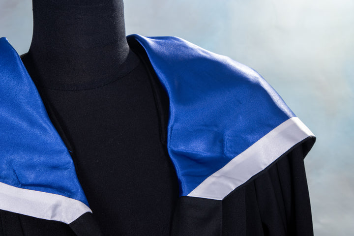 Queensland University Of Technology  - Masters Graduation Gown Set