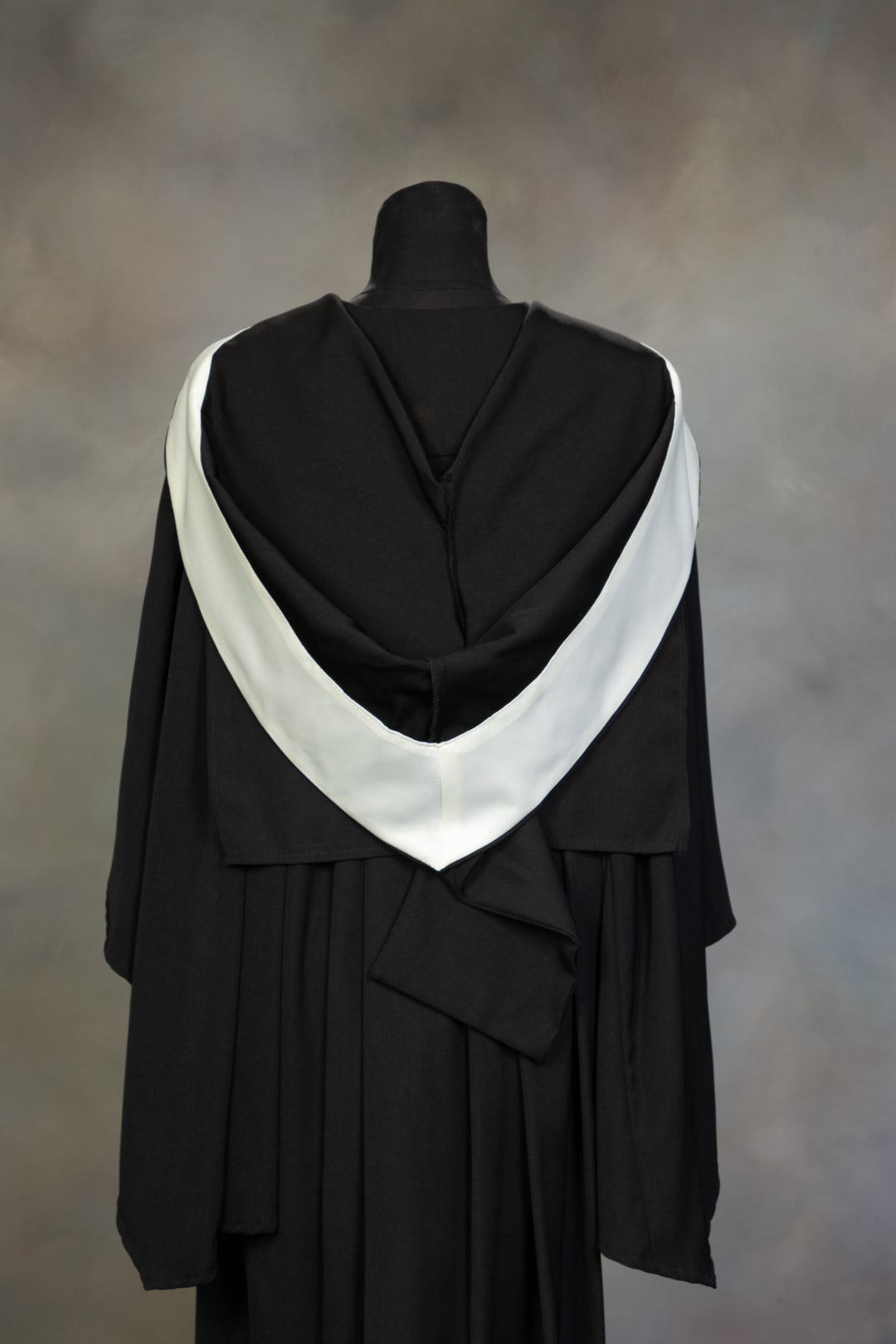 University Of Queensland  - Bachelor Graduation Gown Set
