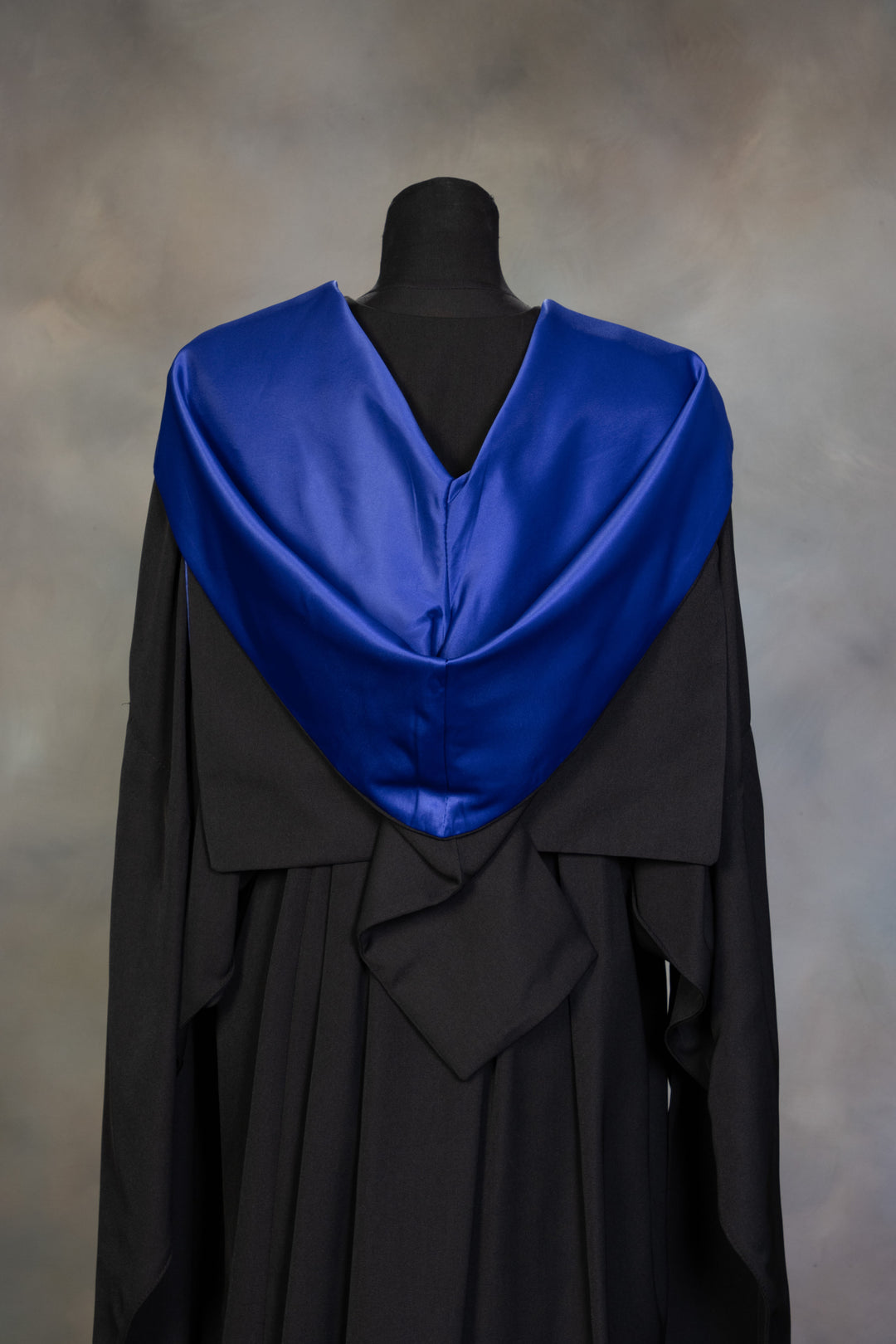 University Of Queensland  - Masters Graduation Gown Set