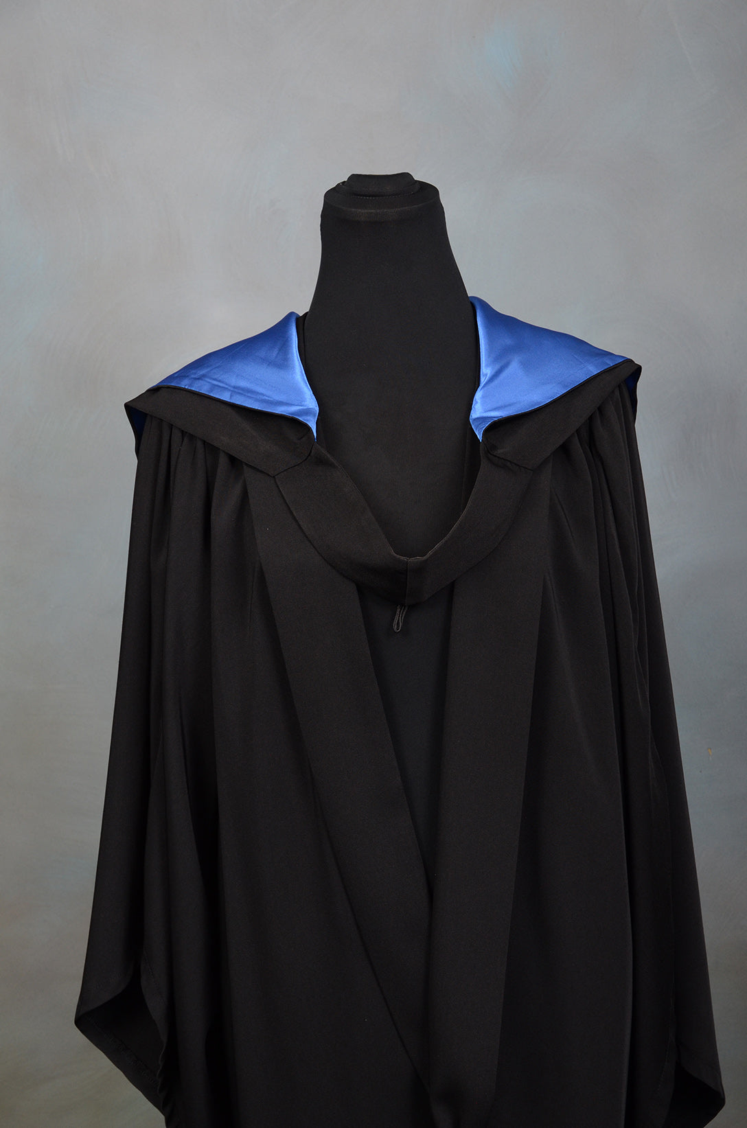 Update more than 210 ba graduation gown best