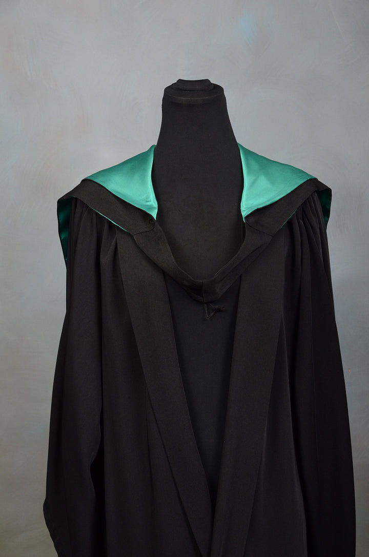 UOA Creative Arts &amp; Science - Bachelor Degrees Graduation Gown Set